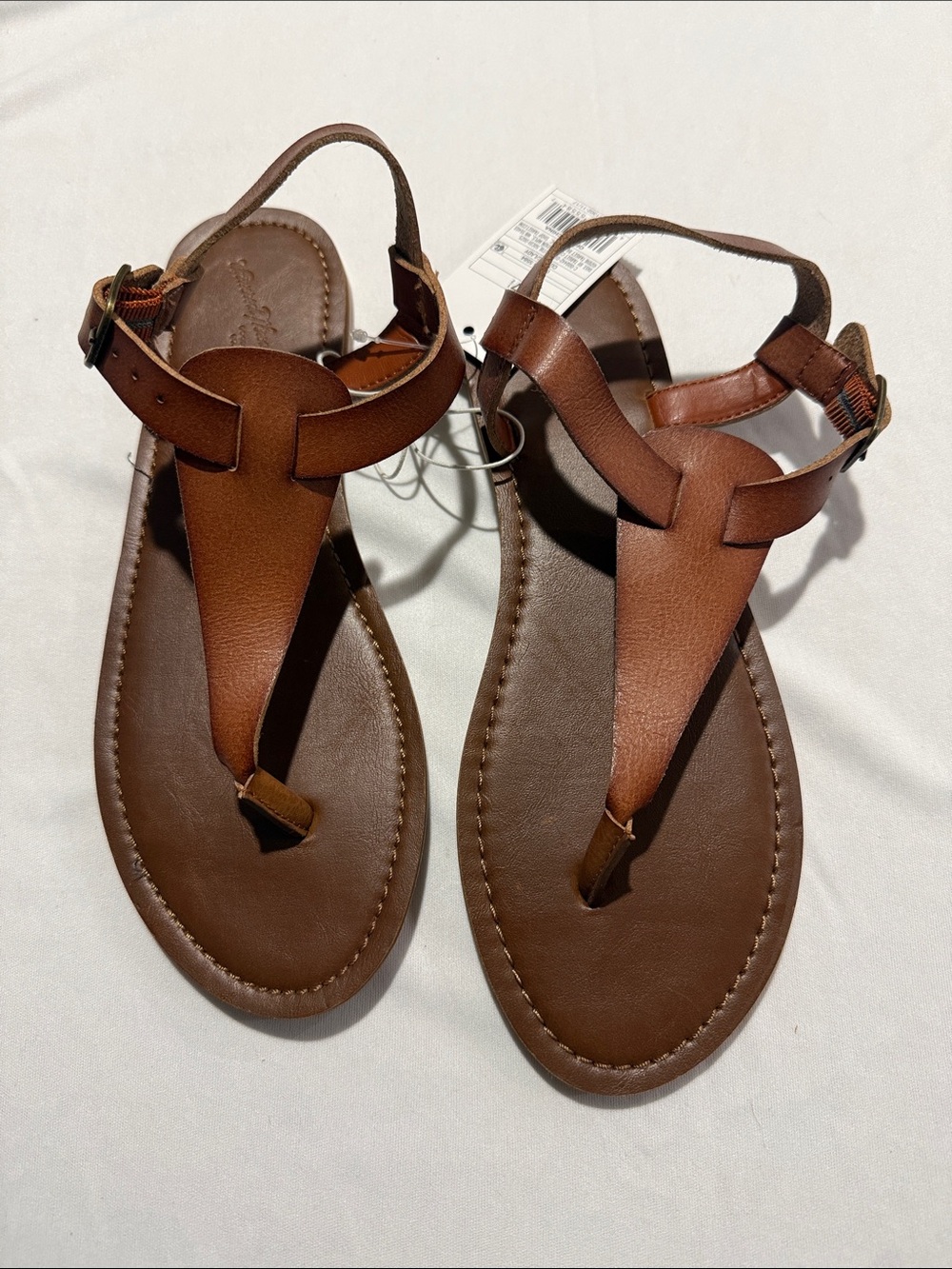 NEW Universal Thread T-Strap Sandals